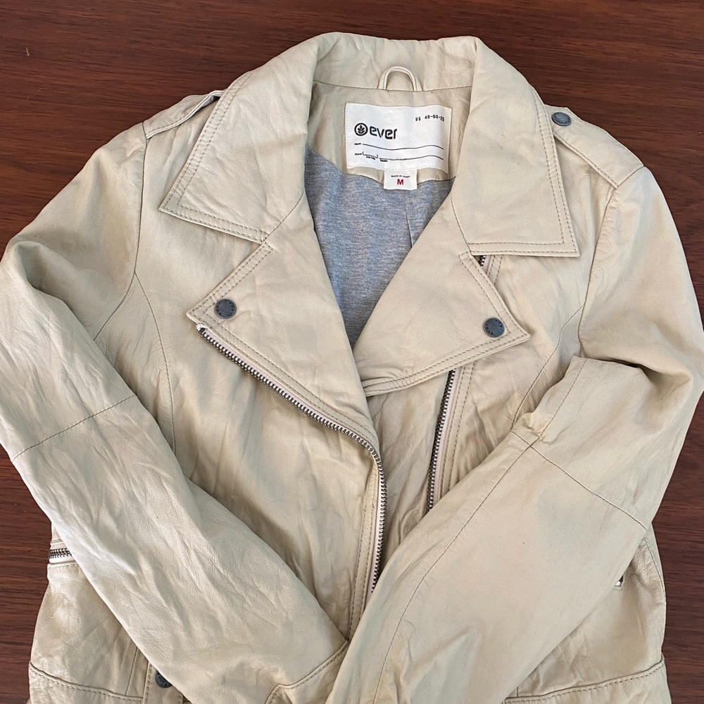 Leather jacket - Picture 2 of 3